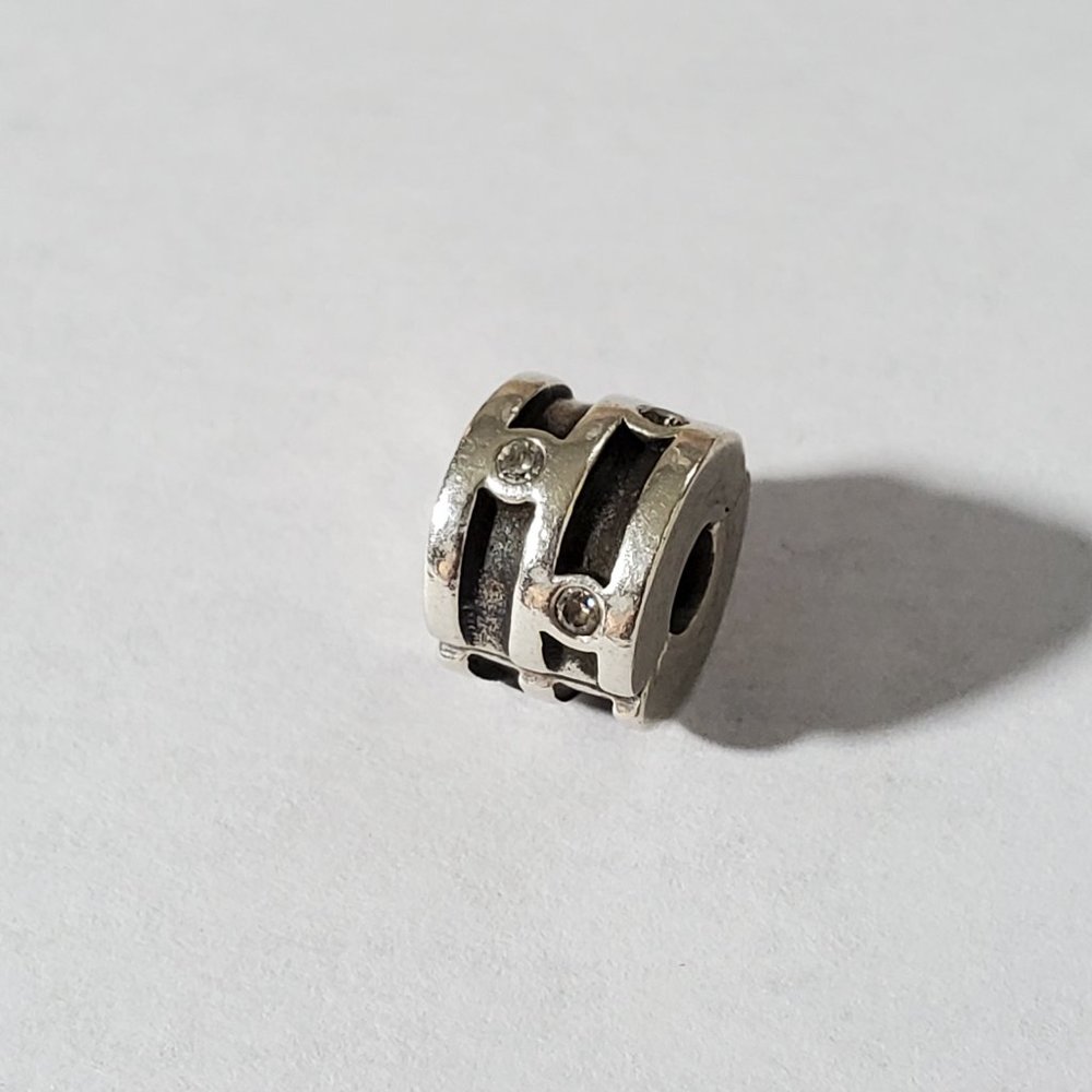Retired Pandora abstract sparkling clip 780291